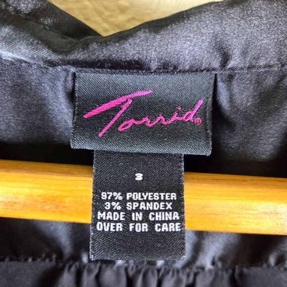 Women's Torrid Plus Size Capsule Closet Elegant Black Satin Blouse Size 3xl - Picture 8 of 8